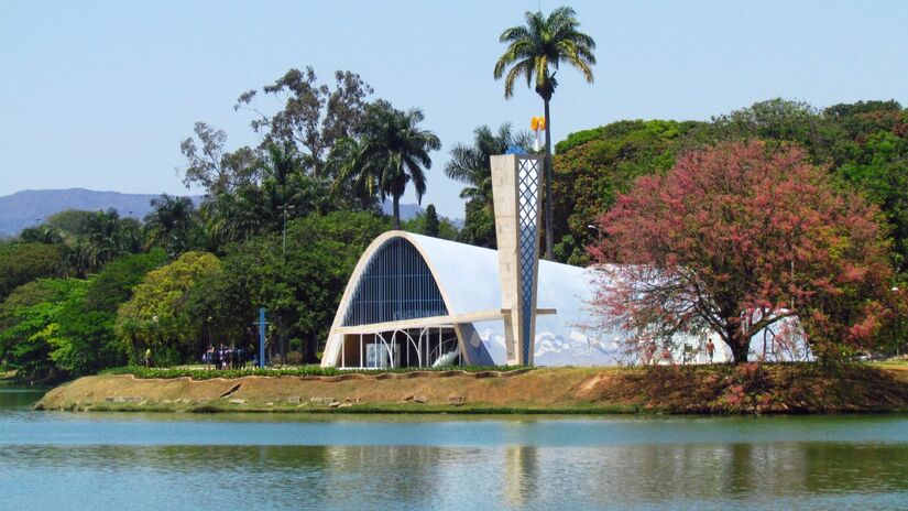 Belo Horizonte, por sua vez, é reconhecida pelo custo de vida acessível e segurança, com forte apelo familiar graças à boa oferta de centros universitários e parques. Fotos: Reprodução/Wikimedia Commons