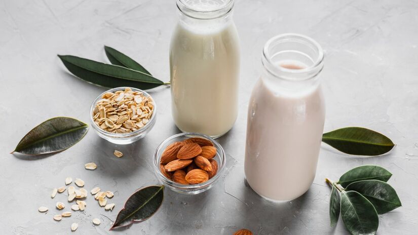 Leite vegetal: geralmente tem menos potássio e fósforo do que o leite de vaca, o que os torna escolhas mais seguras para o cuidado renal.