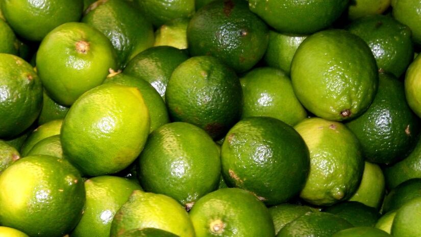 Limão possui grandes quantidades de vitamina C. Imagem: Pixnio