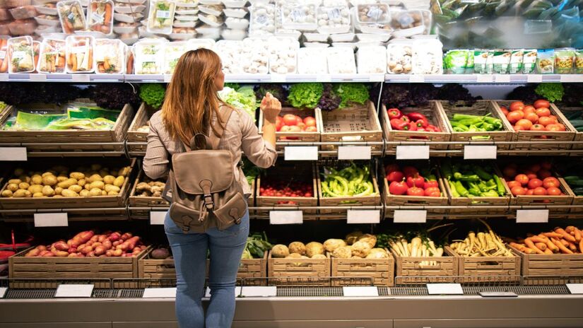 A galeria La Grande Porte mantém basicamente um supermercado Carrefour, após o fechamento de diversas lojas