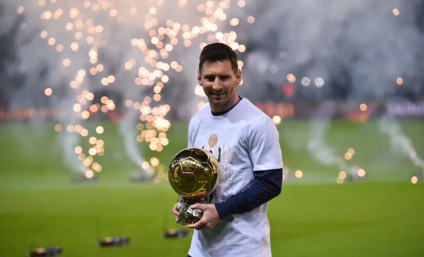 Lionel Messi é o maior vencedor da Bola de Ouro, com oito troféus (2009, 2010, 2011, 2012, 2015, 2019, 2021 e 2023) tendo vencido o último após a conquista da Copa do Mundo de 2022 - (Divulgação/PSG)