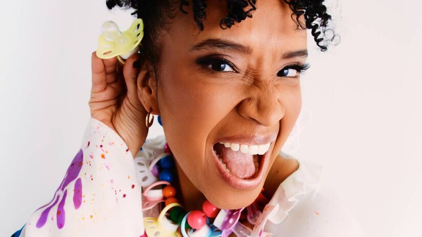 Peça promete emocionar e divertir o público de forma leve e engraçada ao explorar as diversas facetas da maternidade durante 1h30 de humor, música e identificação.