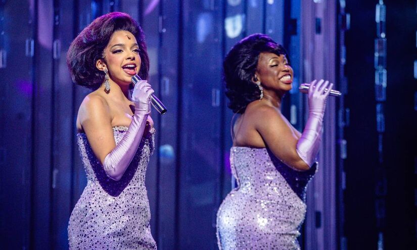 Atualmente, Laura está em cartaz com a peça 'Dreamgirls', na qual interpreta Deena Jonas, parte do trio protagonistas. Fotos: Pedro Dimitrow; Divulgação