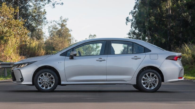 Linha moderna e aerodinâmica do Corolla GLi Hybrid evidencia seu visual híbrido |Divulgação/Toyota