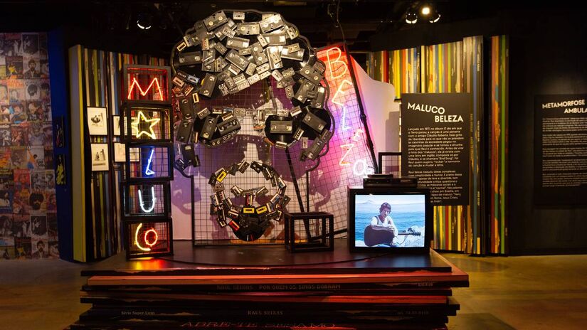 Curadoria delineou a mostra a partir de 13 das mais aclamadas músicas do artista, com salas que promovem uma profunda experiência sensorial aos visitantes.  