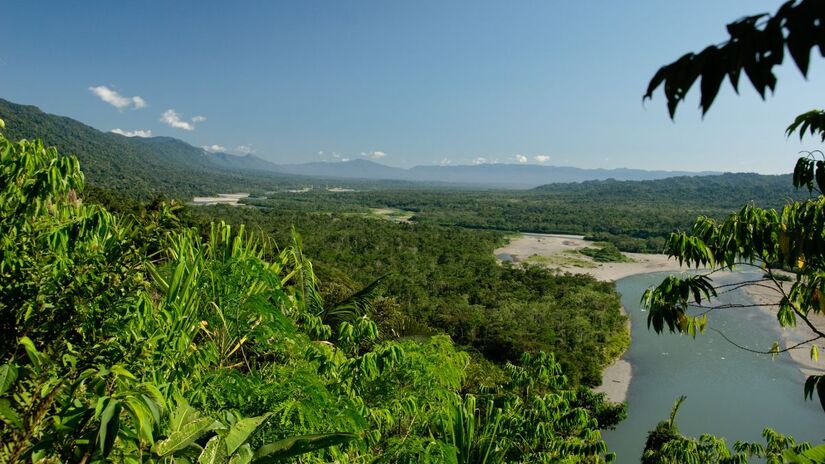 Seja para explorar as ruínas incas, se encantar com paisagens naturais ou mergulhar em culturas vivas, cada experiência no país é capaz de marcar para sempre o viajante.