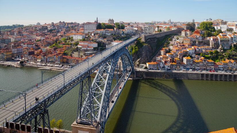 Em Portugal, nem a lingua será uma barreira. Imagem: Diego Delso/Wikimedia Commons