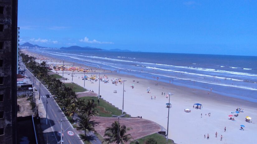 População da Praia Grande: 349 mil habitantes.