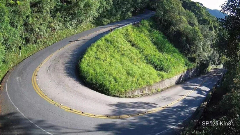 Rodovia Oswaldo Cruz (SP-125) tem dois radares, um está no km 9,4 próximo a Taubaté e o outro no km 42,9 em São Luís do Paraitinga| Divulgação/DER-SP