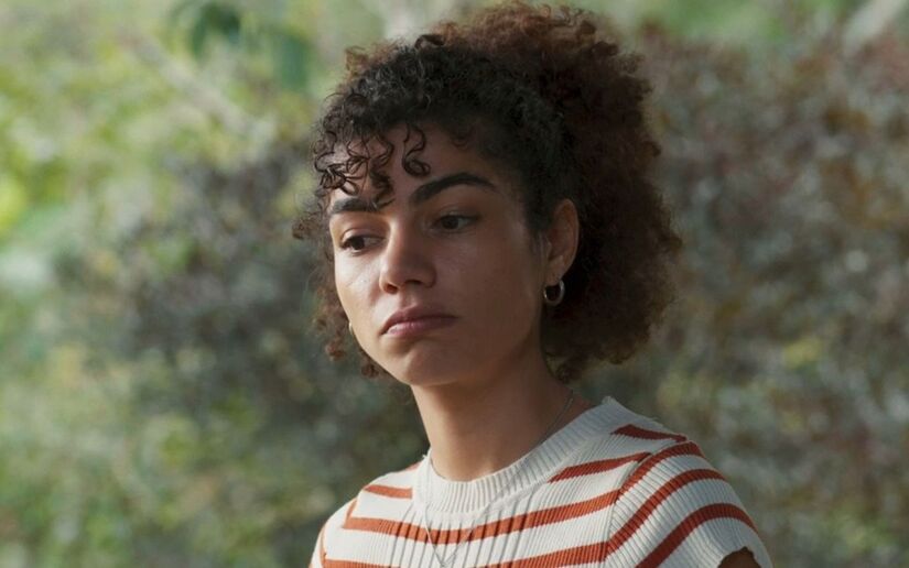 Gravemente ferida e perdendo muito sangue, Ana Clara compartilhará sua localização com Heleninha e pedirá ajuda à artista plástica.