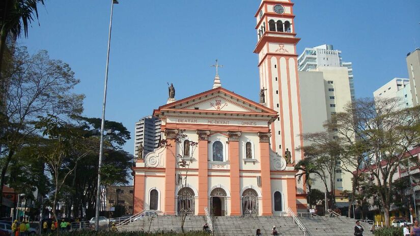 São Bernado possui bela igreja matriz em seu centro. Imagem: Jhlimones/Wikimedia Commons