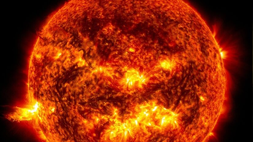 Segundo professor, uma tempestade solar poderia causar uma 'apocalipse da internet'/Divulgação/Nasa