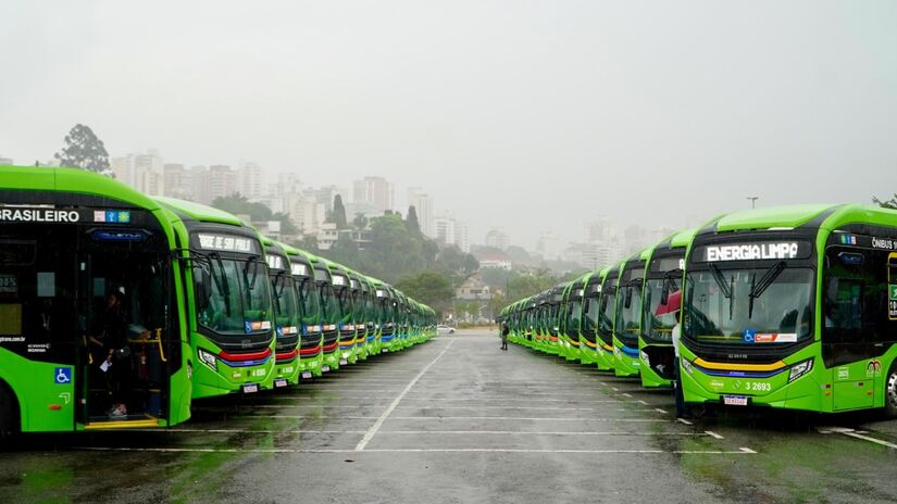 Cada ônibus movido a diesel emite, anualmente, 87 toneladas.