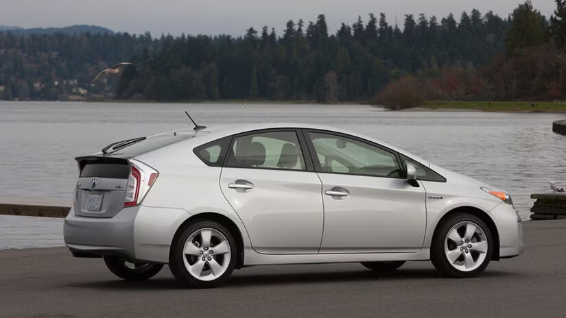 O carro possui 2,70 metros entre os eixos e conta com um espaço para cinco adultos e um porta-malas de 445 litros - (Divulgação/Toyota)