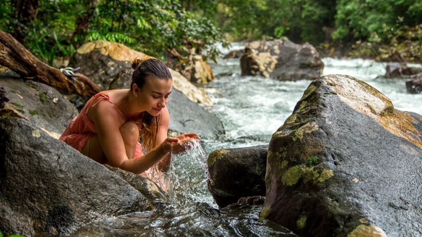 Em alguns lugares é possível mergulhar no rio, mas só por alguns minutos