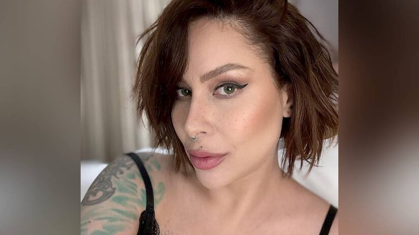 Rockeira sube ao Palco The One e anima a plateia com sucessos de sua carreira | Reprodução/Instagram