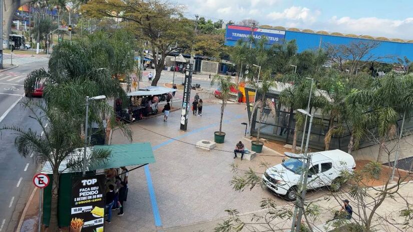 São Mateus aparece em primeiro lugar entre os distritos mais violentos de São Paulo. Os números impressionam: mais de 1.300 roubos de veículos e quase 6 mil assaltos entre 2022 e 2024. Para os moradores, a sensação de insegurança se tornou parte da rotina.
