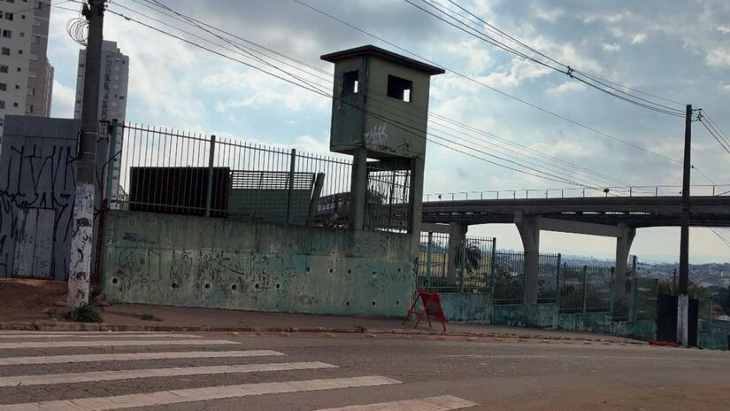 Com mais de 450 mil habitantes, São Mateus é um dos maiores distritos da capital paulista. Mas o tamanho também traz problemas: o bairro foi considerado o mais violento da cidade. Roubos, furtos e homicídios colocam a região em evidência nos índices de criminalidade de São Paulo. (Fotos: Joseph Silva/Gazeta)
