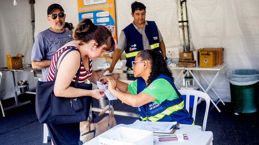 Para reforçar a saúde integrada da população, haverá vacinação para tutores e visitantes no domingo (28/9) e (4/10), com vacinas contra febre amarela e SCR (sarampo, caxumba e rubéola) - Edson Lopes Jr/Secom