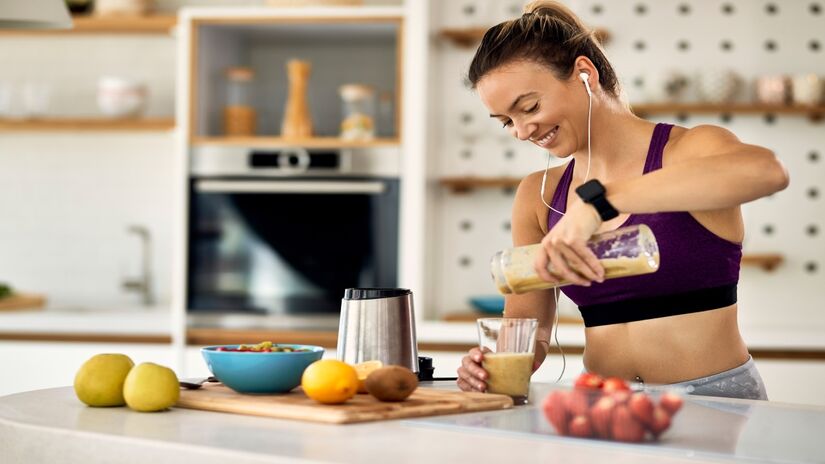 É nesse ponto que entram as proteínas em pó, como whey protein e opções vegetais