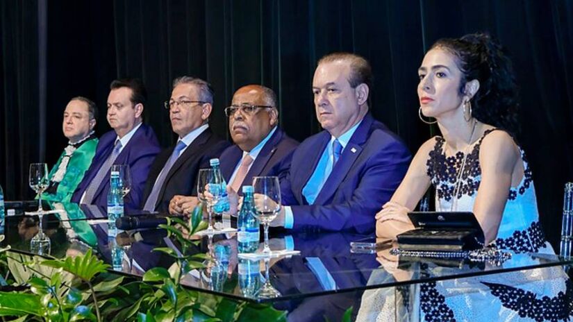 Em junho de 2024 a cantora foi homenageada com o título de Doutora Honoris da USP. O Motivo da honraria foi concedido em reconhecimento à sua destacada trajetória artística e seu papel como defensora das artes, da democracia e da educação.