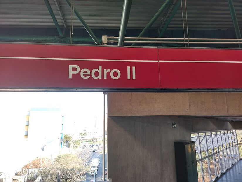 A 'Plataforma fantasma' fica no subsolo da estação de metrô Pedro 2&ordm;, que pertence à Linha 3-Vermelha (Foto: Geogast/Wikimedia Commons)