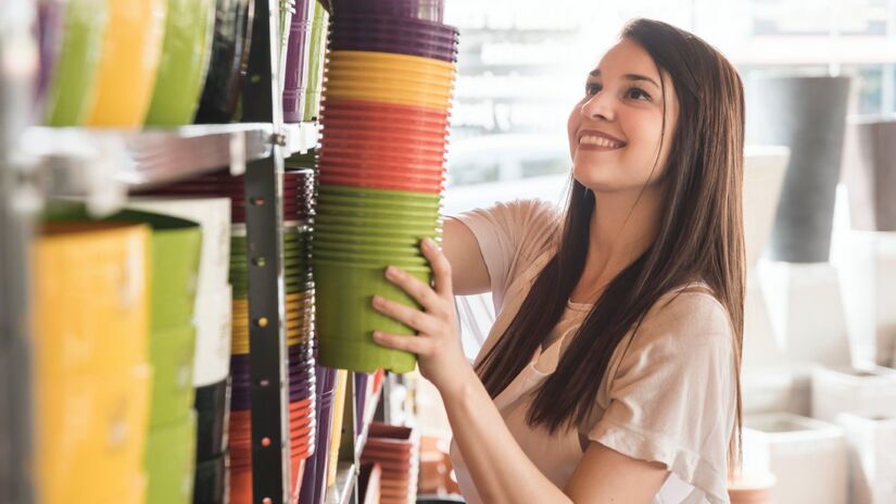 Enquanto o centro da cidade oferece achadinhos acessíveis e cheios de personalidade, os Jardins reúnem lojas com peças assinadas e ambientes inspiradores