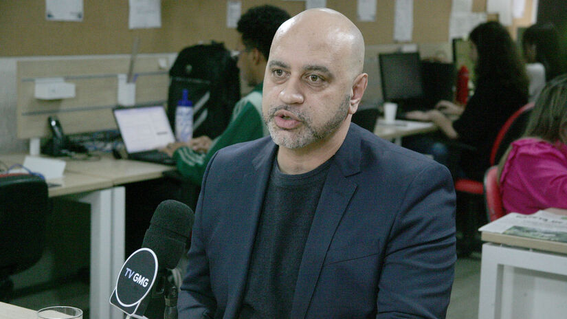 Especialista em finanças revela o erro financeiro que faz brasileiros se endividarem. 