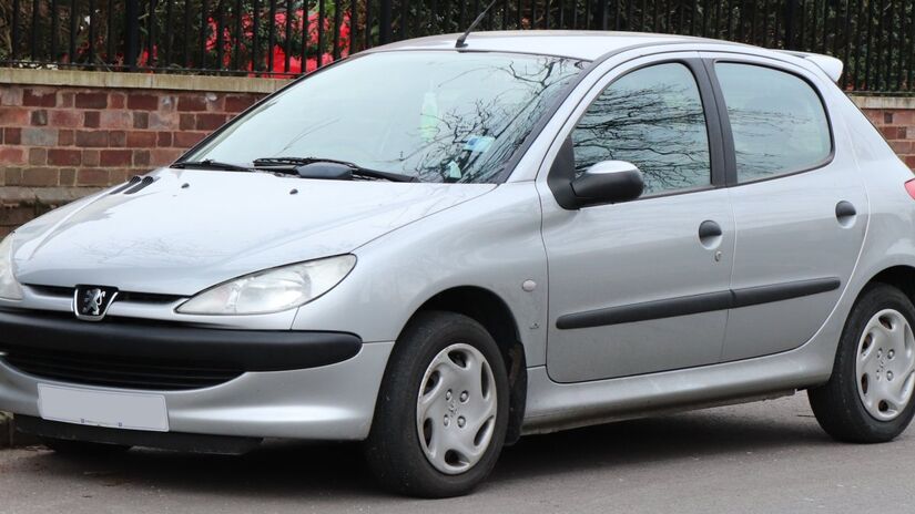 As marcas francesas Renault, Citroën e Peugeot encabeçam o ranking de carros que demandam mais atenção na oficina.