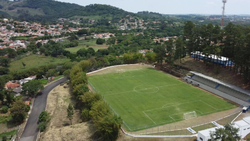 O recém-criado Parque Estadual Águas da Prata (PEAP), também é um ponto importante com uma área de 50,43 ha que atende às finalidades culturais, de preservação dos recursos naturais, com uma vista de tirar o fôlego - (Reprodução/YouTube)