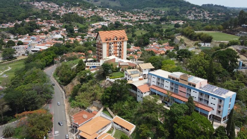 O turismo religioso também está presente no município, que faz parte do Caminho da Fé - (Reprodução/YouTube)