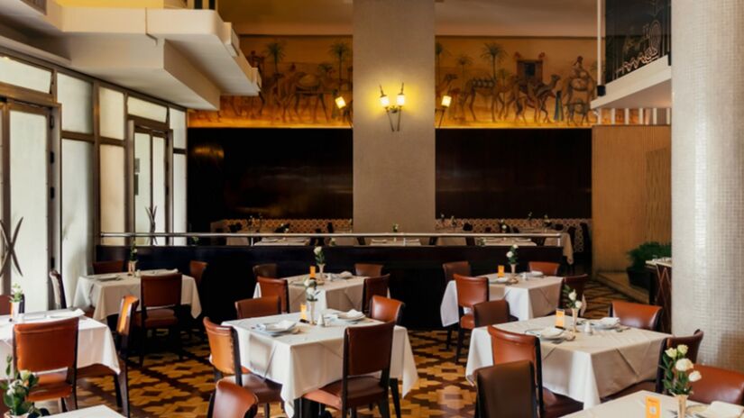 O restaurante da rua Basílio da Gama permanece atendendo os clientes à moda antiga/Divulgação
