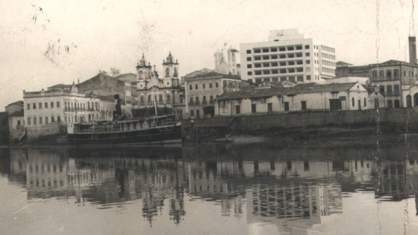 O município também tem tradição artística com o Festival de Cinema Brasileiro de Penedo, que marcou época nos anos 1970 e continua inspirando eventos culturais. 