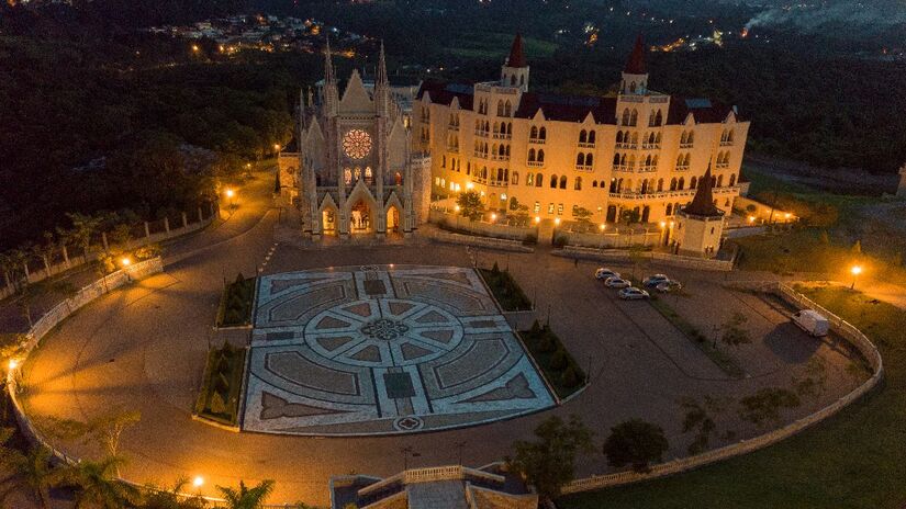 Basílica Nossa Senhora do Rosário de Fátima foi erguida pelos Arautos do Evangelho. Imagem: Webysther Nunes/Wikimedia Commons
