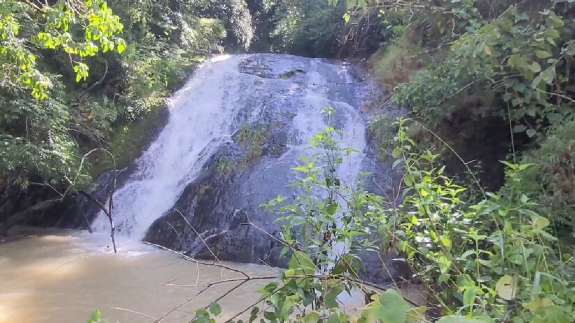 O local é atendido pela SP-342, que liga São Paulo a Minas Gerais, na encosta da Serra da Mantiqueira - (Reprodução/YouTube)