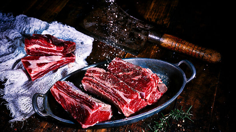 Um novo tempero é capaz de conquistar paladares e "revolucionar" o sabor do churrasco: o chimichurri - (James Kern/Unsplash)