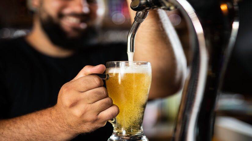 O álcool é tratado pelo organismo como uma substância tóxica, e por isso, o corpo o prioriza na queima de energia