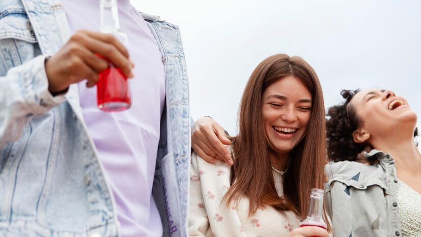 O objetivo deixou de ser "se despedir da vida de solteiro" para se concentrar em celebrar o começo de uma nova fase  de forma consciente, divertida e com boa companhia.