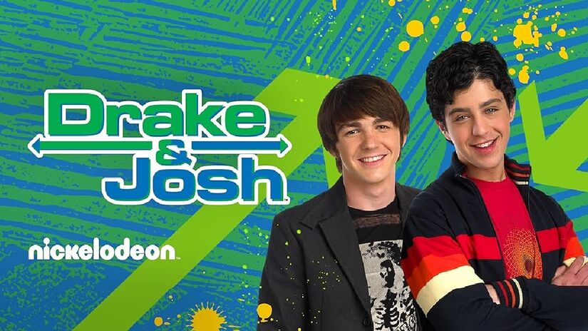 Alunos da mesma sala, Drake e Josh (Drake Bell e Josh Peck) passam a morar juntos após a mãe de Drake casar com o pai de Josh e formam uma família, acompanhada da irmã mais nova de Drake, a Megan - (Divulgação/Nickelodeon)