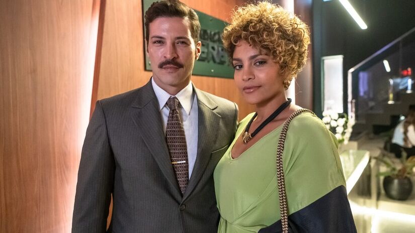 Assim, a recém-nascida será comprada por Lena, uma mulher que não pode engravidar e é obcecada pela maternidade; fingindo uma gestação, Lena negociará a compra da filha de Joélly. 