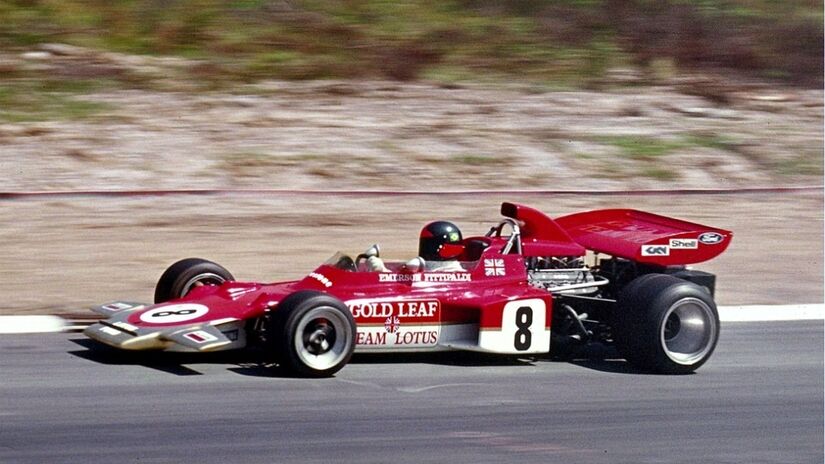 Duas décadas depois, Emerson Fittipaldi inaugurou uma nova era. Estreou na Fórmula 1 em 1970 e, ainda novato, venceu a corrida que garantiu postumamente o título de Jochen Rindt, seu companheiro na Lotus. Foto: Lothar Spurzem/Wikimedia Commons. 