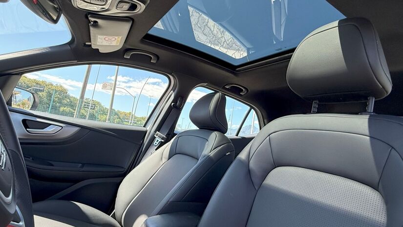 Espaço interno é adequado para quatro adultos, com mais espaço na parte dianteira.

/Fotos: João Buffon/AutoMotrix