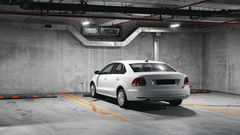  Com menos de dois anos de uso, o automóvel passou a apresentar falhas técnicas e a orientação da seguradora foi "mantê-lo estacionado"