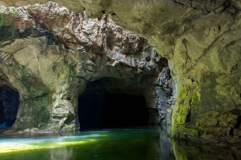  Gruta do Anjo é uma antiga pedreira que se transformou em um lago de águas cristalinas  | Divulgação