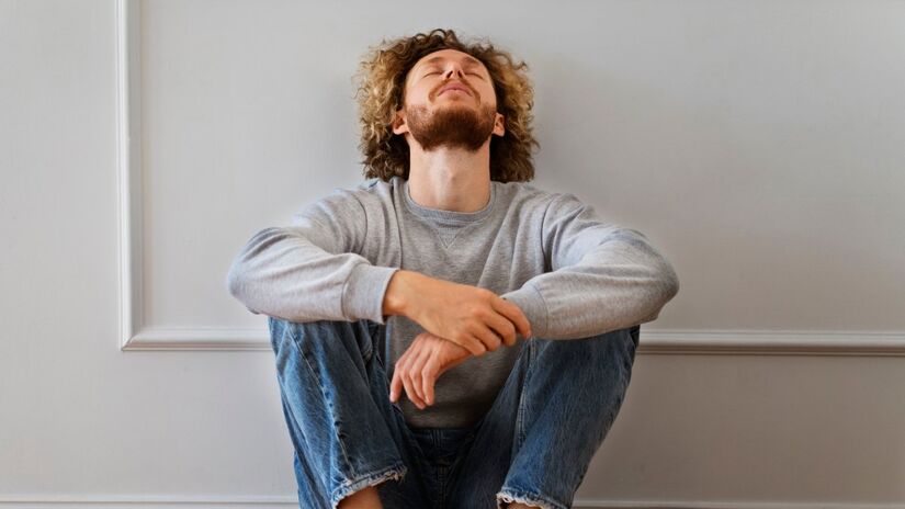 Estudos mostram que pausas de apenas dois minutos podem melhorar a memória tanto quanto uma noite de sono