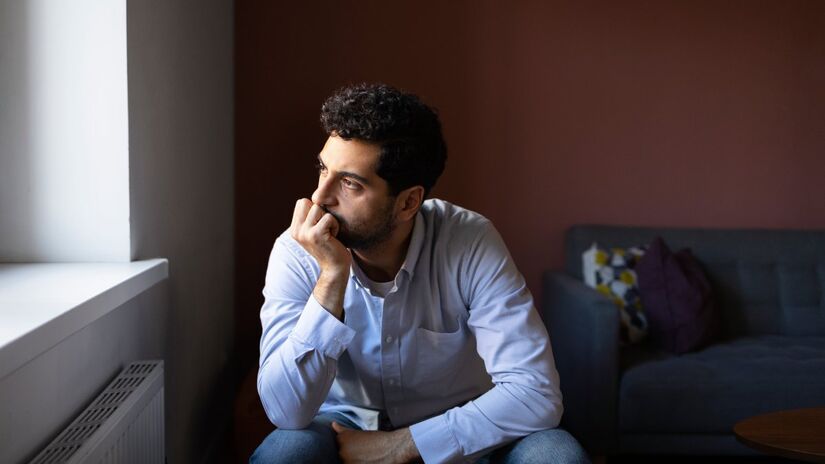 O desconhecimento geral de que homens possuem tecido mamário e podem desenvolver a doença, somado à percepção equivocada de que a patologia é "coisa de mulher", cria uma barreira cultural gigantesca