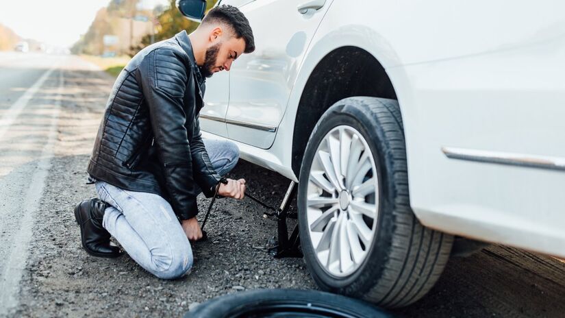 A revista Quatro Rodas testou o Pirelli Seal Inside, pneu que veda automaticamente furos de até 4 mm, mantendo a pressão normal