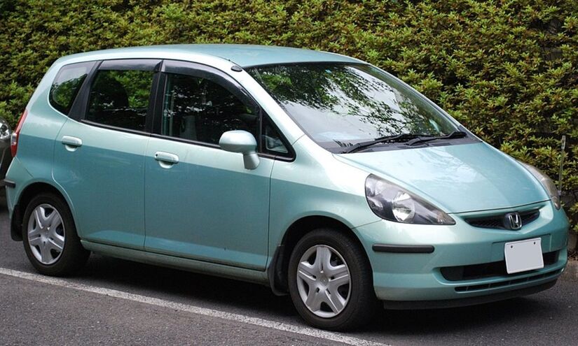Lançado no Japão em 2001, o Honda Fit só chegou ao Brasil em abril de 2003 