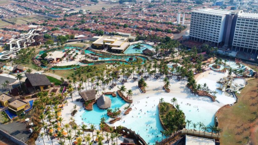 Hot Beach Parques & Resort: considerado um dos mais visitados da América Latina, o parque ocupa 80.000 metros quadrados e reúne mais de 15 atrações. Foto: Divulgação