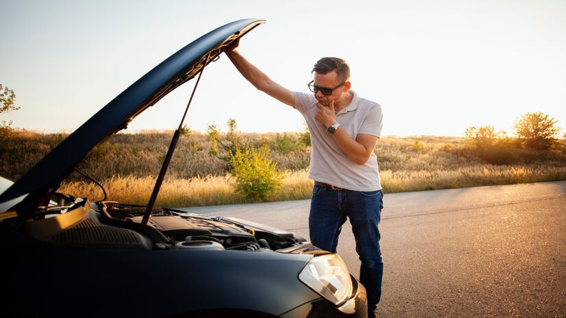 Quando o carro roda com pouco combustível, a quantidade enviada aos cilindros pode ser insuficiente, resultando em falhas de ignição (Fotos: Freepik)